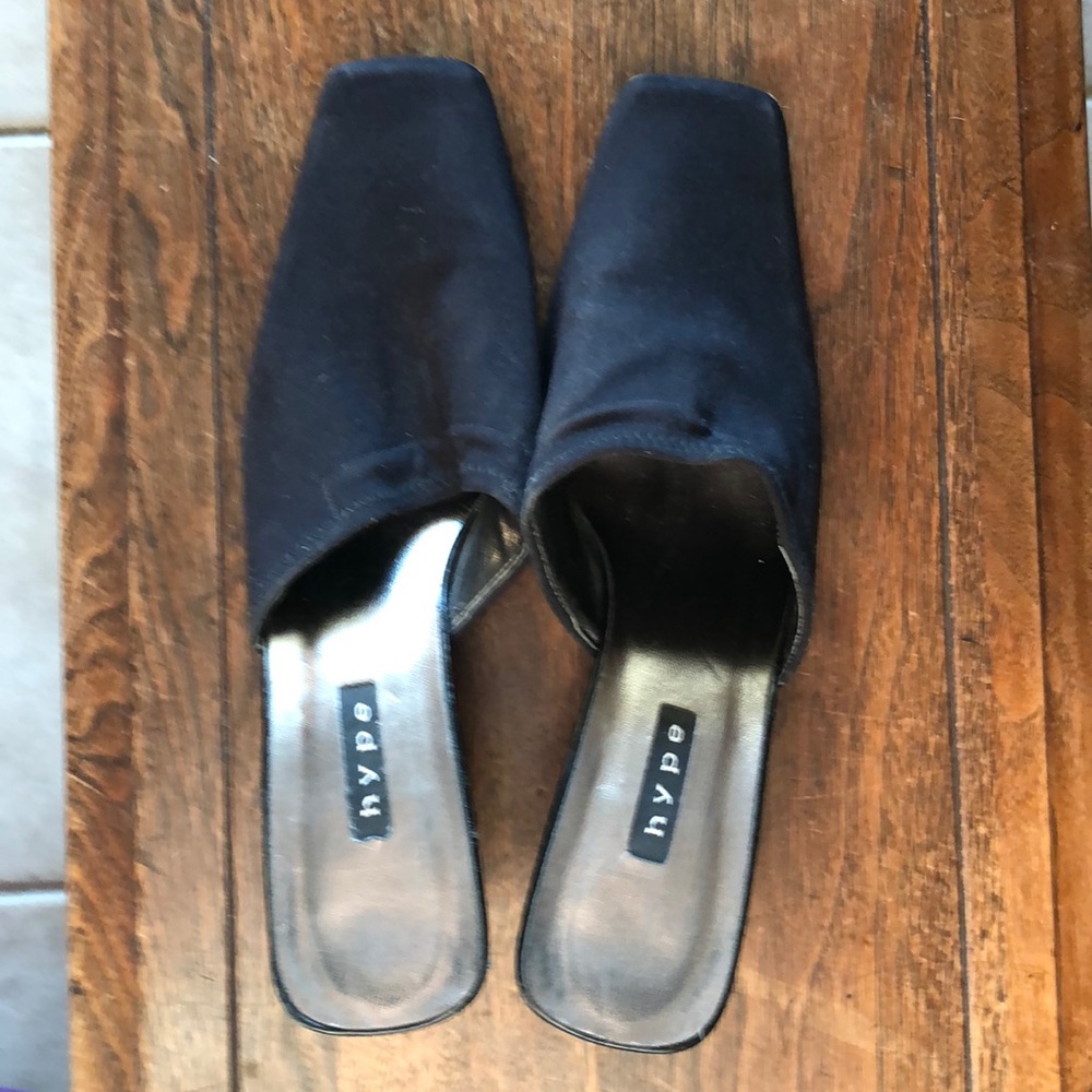 Hype Slip on 3in Black Stretch and Leather Shoe